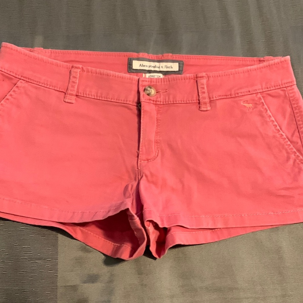 Side and back pockets like new wore once